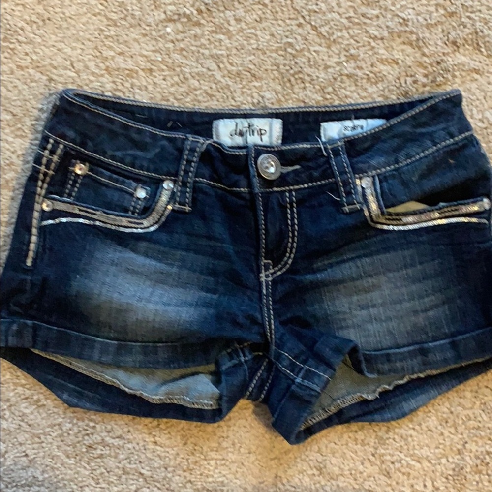 Denim shorts - The Buckle Brand